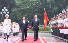 Thủ tướng Phạm Minh Chính chủ trì Lễ đón Thủ tướng Lào Sonexay Siphandone thăm chính thức Việt Nam