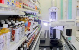 Robot quản lý cửa hàng tiện lợi tại Nhật Bản