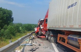 Tai nạn liên hoàn trên cao tốc Cam Lộ - La Sơn, 3 người thương vong