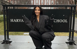 Kim Kardashian tạm gác ước mơ làm luật sư