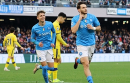 Napoli có màn ngược dòng chiến thắng trước Hellas Verona