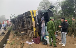 Vụ lật xe ô tô khách ở Quảng Trị: Thăm hỏi, hỗ trợ 3 nạn nhân bị thương nặng
