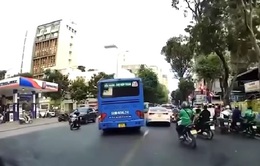 Xử lý tài xế xe bus lấn làn, vượt ẩu tại trung tâm TP Hồ Chí Minh