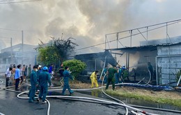 An Giang: Hỏa hoạn khiến 6 nhà dân thiệt hại nặng