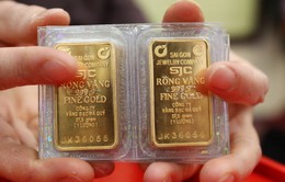 Sau tăng sốc, giá vàng mất cả triệu đồng mỗi lượng
