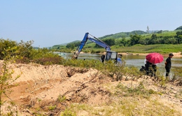 Vụ 2 học sinh đuối nước ở Quảng Bình: Nguyên nhân do khai thác cát sỏi trái phép?