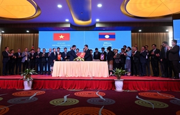 Việt Nam - Lào ký kết Hiệp định Thương mại mới