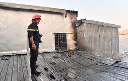 Kiên Giang: Ngọn lửa bùng phát trong hẻm thiêu rụi 2 căn nhà