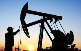 Giá dầu thế giới "chùn bước" trước triển vọng ở Trung Đông