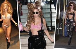 Lady Gaga mặc áo như không