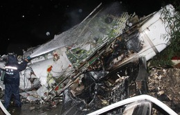 Video: Hình ảnh mới nhất từ hiện trường tai nạn máy bay Đài Loan