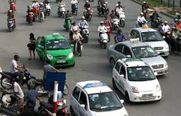 Hà Nội: Phù hiệu taxi - Không loại trừ chiêu đối phó, làm giả