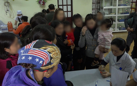 Lấy máu xét nghiệm sán lợn cho gần 1.000 trẻ ngay tại Bắc Ninh