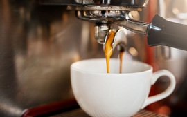 Uống 2 - 3  tách cà phê mỗi ngày có thể giúp kéo dài tuổi thọ