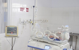 Bé sơ sinh 1 ngày tuổi hẹp nặng đường thở, đe dọa tính mạng vì hội chứng hiếm gặp