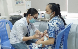 TP. Hồ Chí Minh: Triển khai tiêm thêm nhiều loại vaccine trong chương trình tiêm chủng mở rộng
