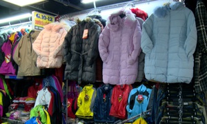 Thị trường quần áo lạnh tại TP.HCM hút khách