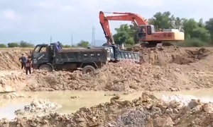 Khánh Hòa: Đào đất bán, hủy hoại hàng chục héc ta đất lúa