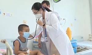TPHCM: Gia tăng bệnh tay chân miệng ở trẻ em