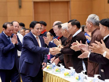 Thủ tướng Phạm Minh Chính gặp mặt các già làng, trưởng bản, nghệ nhân, người có uy tín tiêu biểu