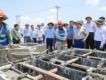 Thủ tướng: Ninh Thuận tập trung quy hoạch hệ thống hồ thủy lợi, khắc phục khô hạn trong năm 2025