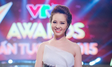 VTV Awards 2017: Đẩy Trấn Thành xuống vị trí thứ 3, MC Thụy Vân sẽ giành ngôi vị số 1 của Phí Linh?