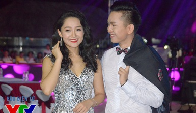 Cặp đôi MC Thu Hà – Hạnh Phúc ăn ý trong đêm bán kết Hoa hậu Biển