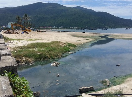 Bathers suffer rashes at Da Nang beaches