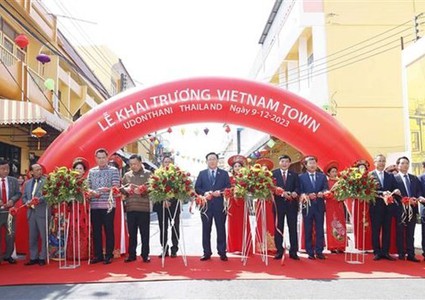 NA leader launches Vietnam Town in Thai province