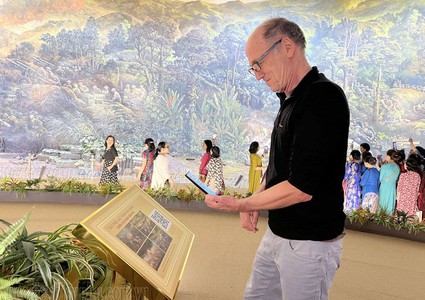 Panorama depicting historic Dien Bien Phu Victory introduced via QR code