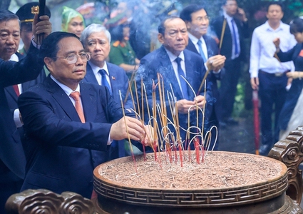 Prime Minister pays tribute to legendary founders of Vietnam