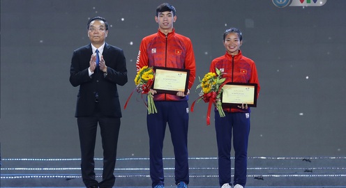 Nguyễn Huy Hoàng và Nguyễn Thị Oanh được vinh danh tại lễ bế mạc SEA Games 31