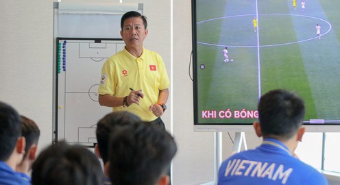 HLV Hoàng Anh Tuấn: "U23 Việt Nam cần tính toán để có đội hình tốt nhất cho trận tứ kết"