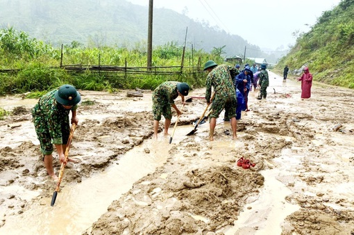 Tiếp tục khắc phục đường lên 4 xã biên giới Quảng Nam
