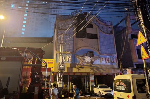 Vụ cháy quán karaoke An Phú khiến 32 người chết: Khởi tố 2 cựu cán bộ công an