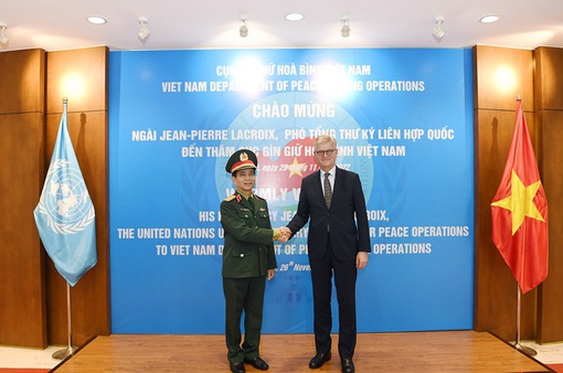 Phó Tổng Thư ký Liên Hợp Quốc thăm Cục Gìn giữ hòa bình Việt Nam