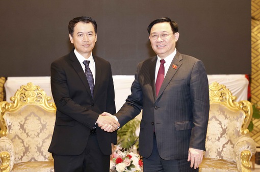 Chủ tịch Quốc hội Vương Đình Huệ tiếp Chủ tịch Kiểm toán Nhà nước Lào