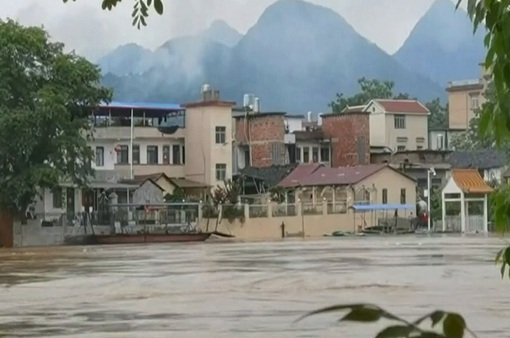Trung Quốc cảnh báo khẩn cấp với lũ lụt