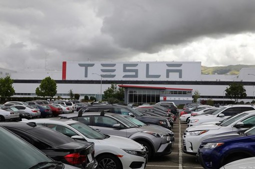 Cổ phiếu xe điện Trung Quốc vượt mặt Tesla