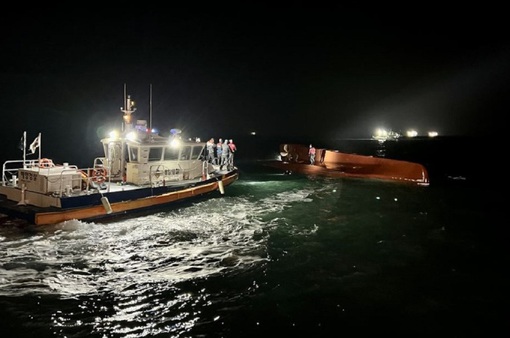 Lật tàu tại Hàn Quốc, 9 ngư dân mất tích trong đó có 2 công dân Việt Nam