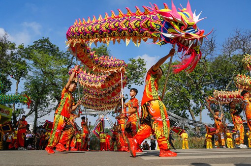 Hơn 600 người biểu diễn nghệ thuật Lân - Sư - Rồng tại đường phố Hà Nội