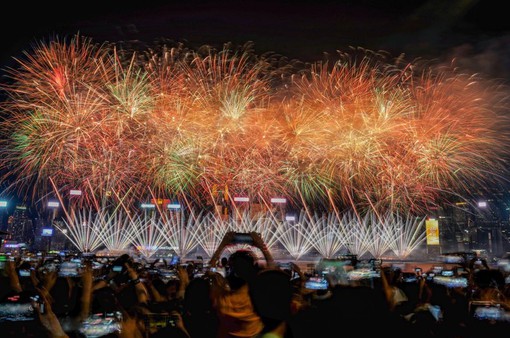 Hong Kong (Trung Quốc) bắn pháo hoa mừng Quốc khánh