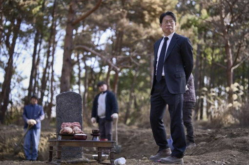 Vừa khởi chiếu, "Exhuma" lọt top phim Hàn Quốc được xem nhiều nhất mọi thời đại