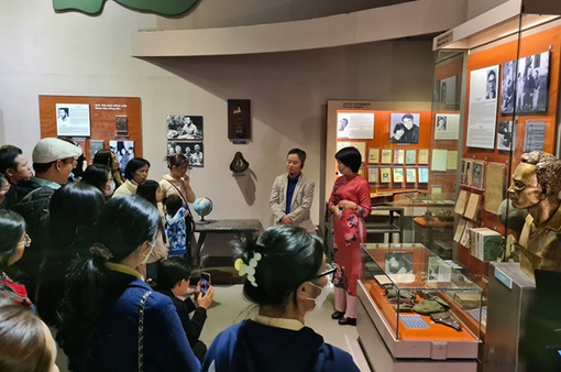 Tour du lịch văn học “chữ Tâm, chữ Tài” thu hút du khách Thủ đô