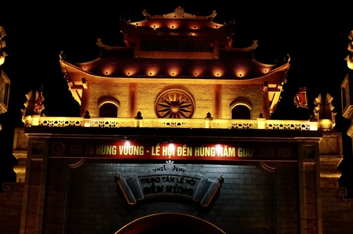 Ấn tượng tour đêm Đền Hùng