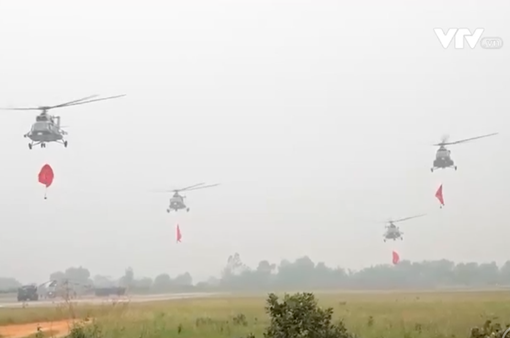 Đội hình 12 trực thăng không quân sẵn sàng cho Lễ kỷ niệm 70 năm Chiến thắng Điện Biên Phủ