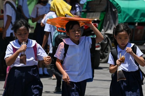 Học sinh 7.000 trường ở Phillipines học trực tuyến vì nắng nóng