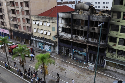 Cháy khách sạn cho người vô gia cư ở Brazil, ít nhất 10 người thiệt mạng