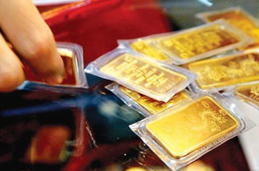 Vàng miếng SJC vượt 90 triệu đồng/lượng