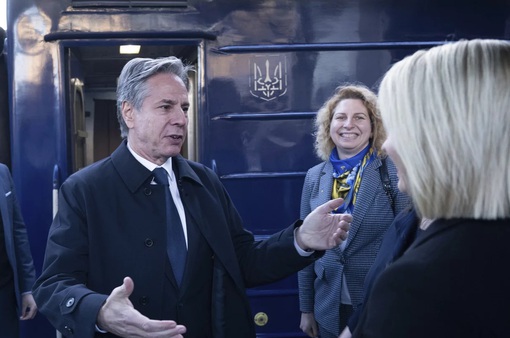 Dụng ý chuyến thăm bất ngờ của Ngoại trưởng Mỹ tới Ukraine